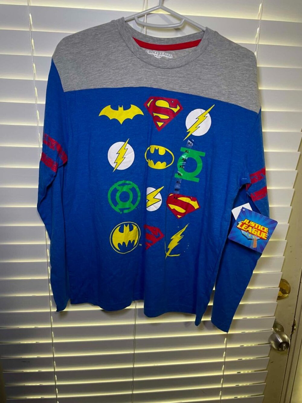 Brand New Boys' Justice League Long Sleeve Shirt, XL.